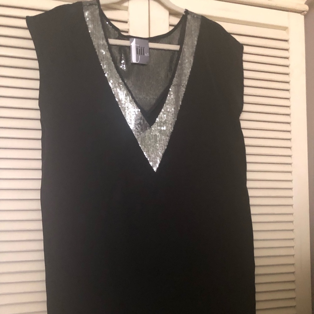 Black  silk tunic top brand new never worn sz med